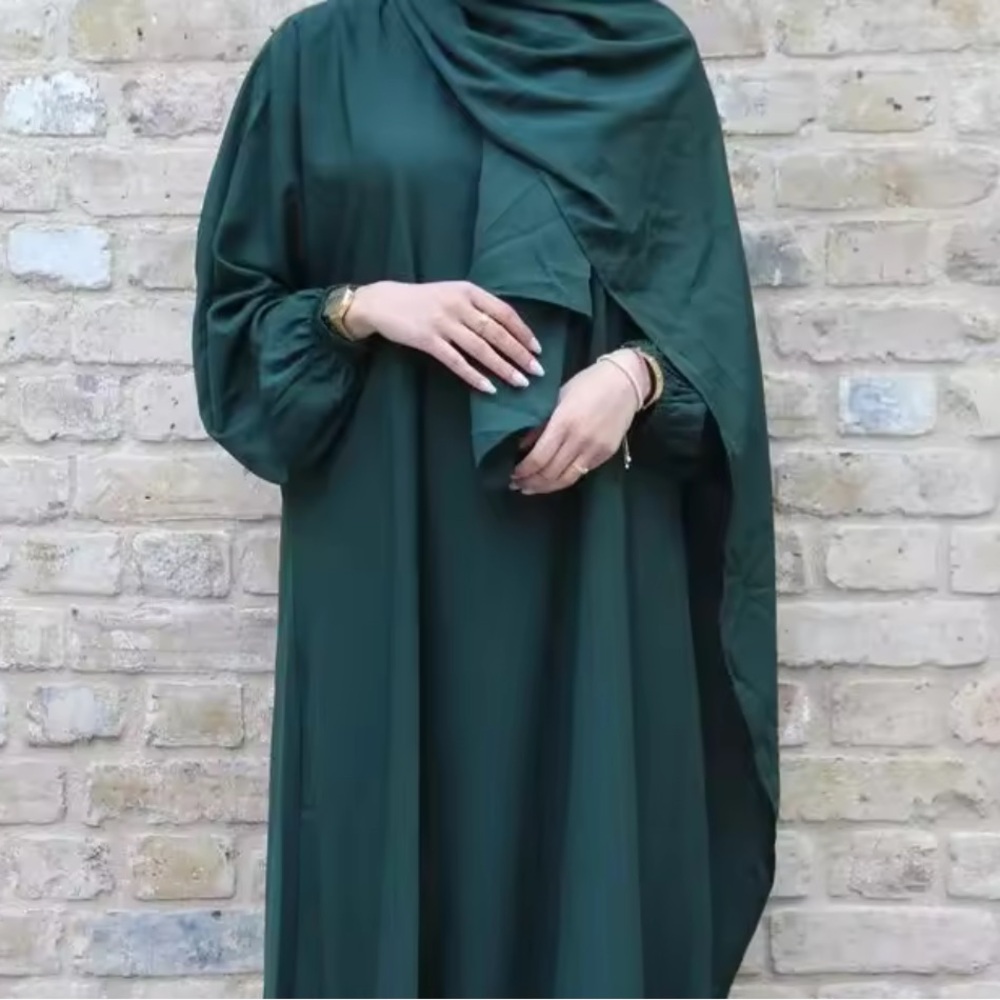 Hooded abaya dark green with elastic sleeves and pockets